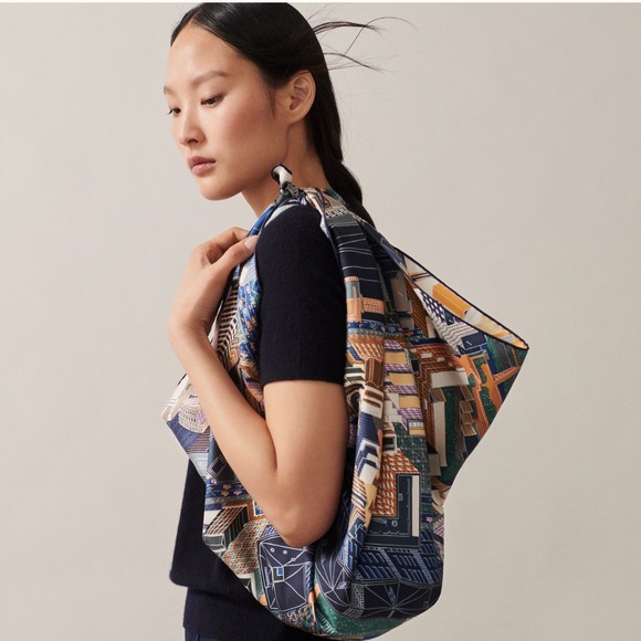 🔹 Hermès Silk scarf  CHASSE EN INDE - Picture 13 of 16